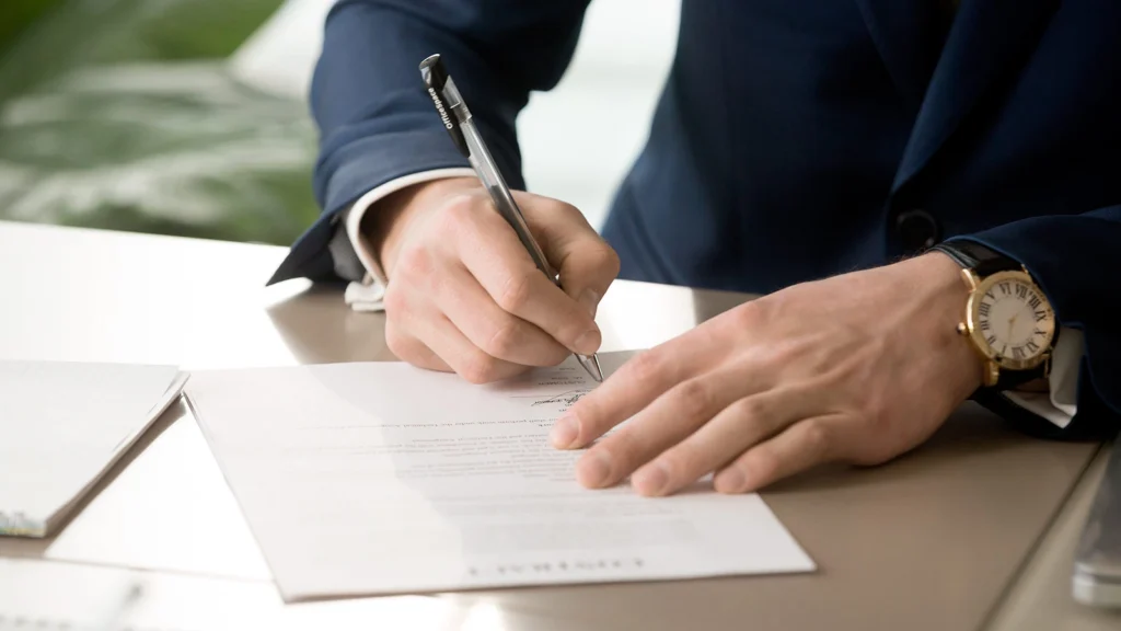 ГПХ запретят использовать вместо трудовых договоров: ключевые изменения Трудового кодекса РК в 2026 году